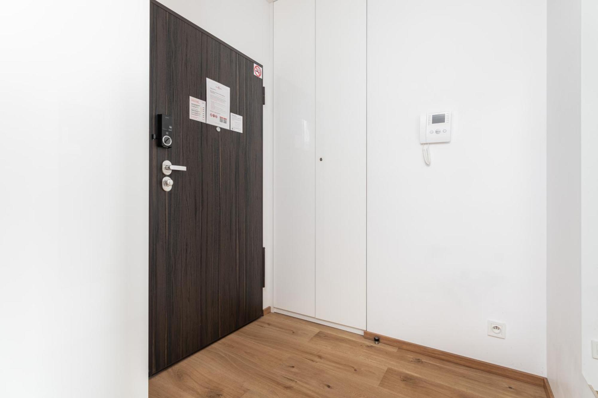 Superapart Grzybowska Apt 177 Warsaw Exterior photo